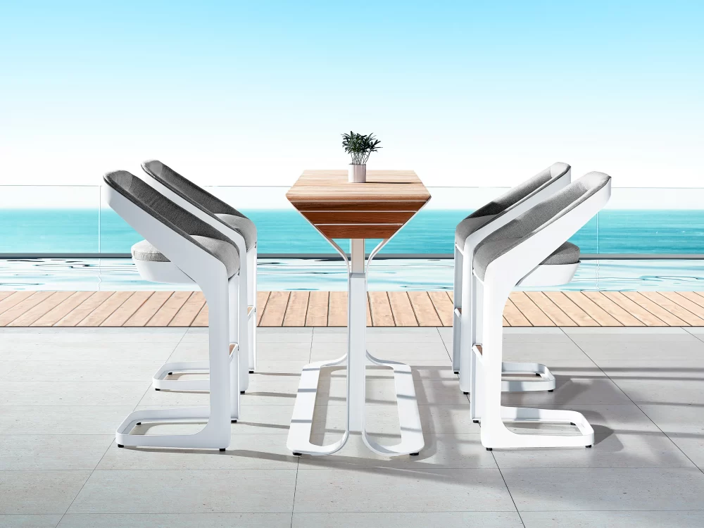 Set masă și 6 scaune bar grădină, design by Pininfarina